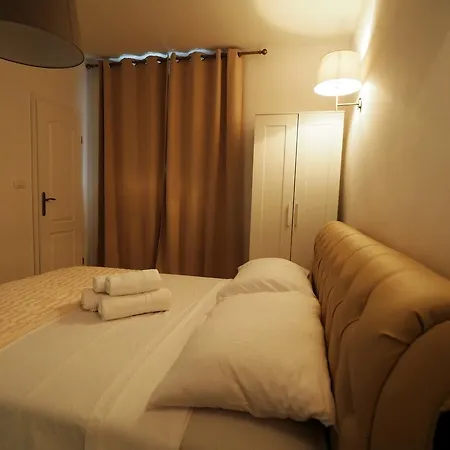Captain Emo City Apartment *