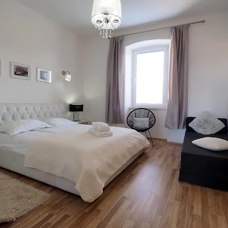 Apartment Captain Emo City Pula