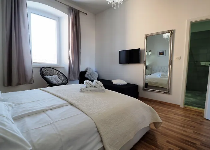 Captain Emo * Πούλα