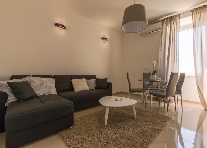 Captain Emo * Πούλα