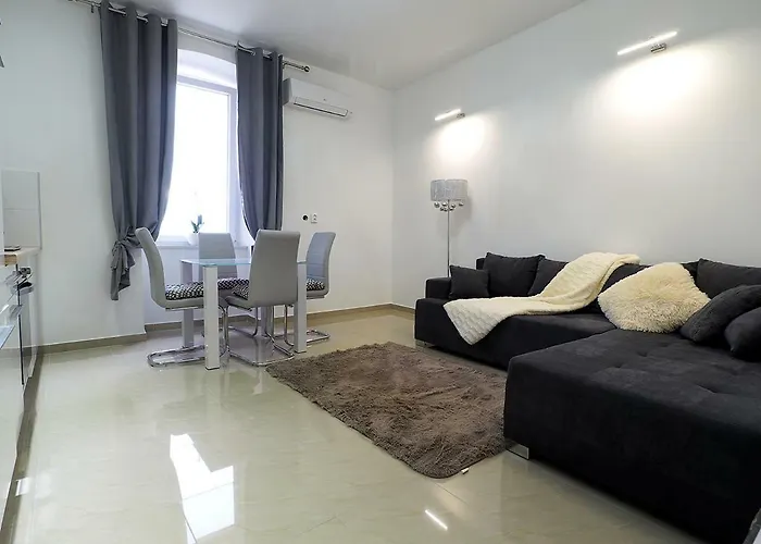 Captain Emo * Πούλα