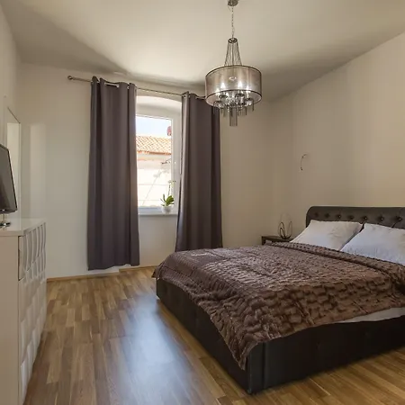 Captain Emo Appartement Pula