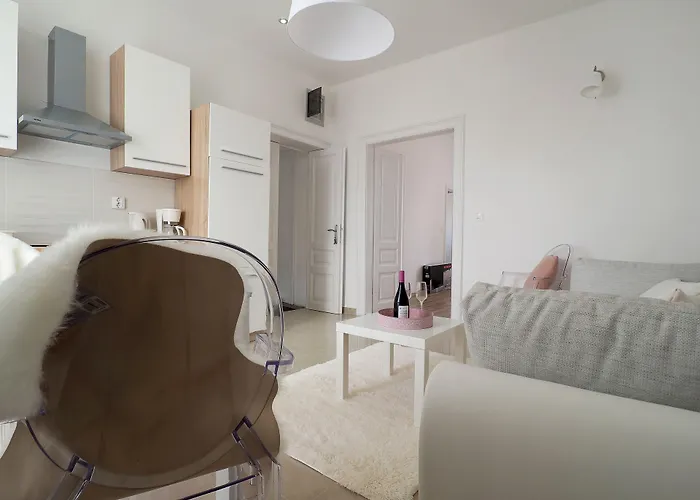 Captain Emo 아파트