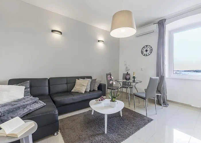 Captain Emo 아파트 *