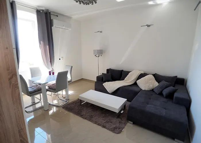 Captain Emo Lejlighed *