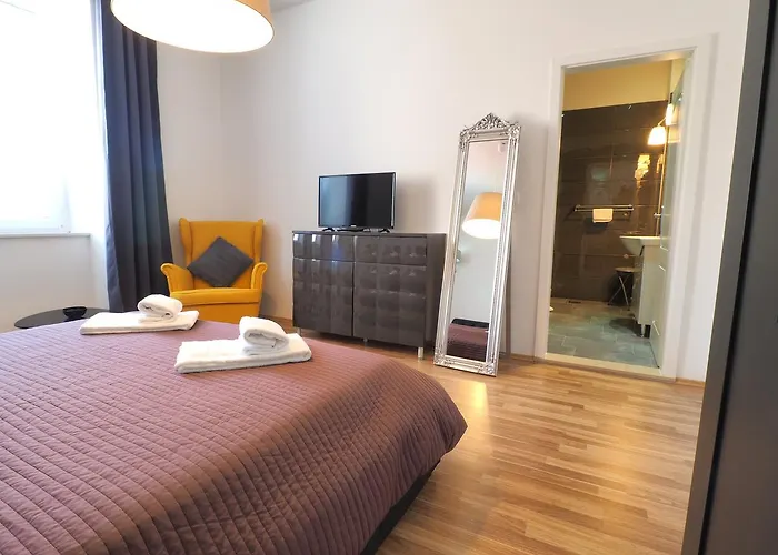 Captain Emo Lejlighed *