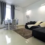 Captain Emo * Πούλα
